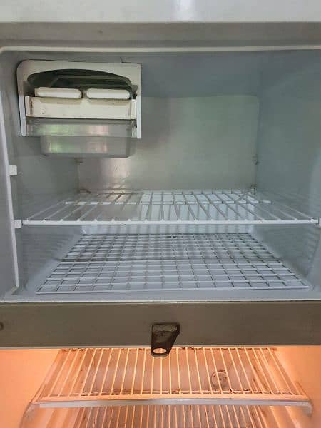 Refrigerator for sale in good condition 3