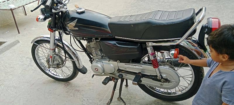 Honda 125 urgent for sale  engine oregnal hy ok bike hy 1