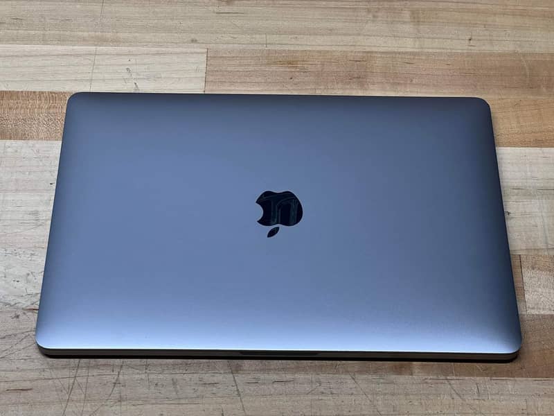 MacBook Pro 1