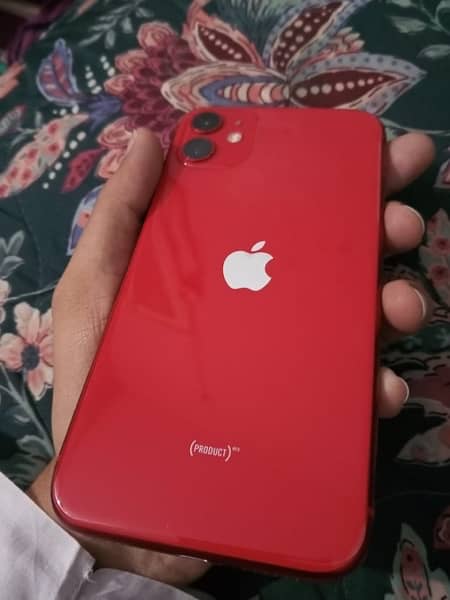 iPhone 11 (128)gb red 2