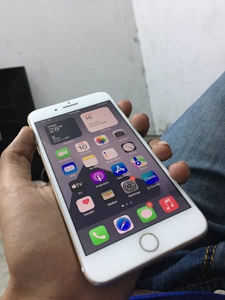 iPhone 7 Plus PTA 256 GB Golden Colour 1