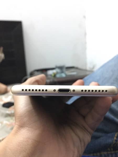 iPhone 7 Plus PTA 256 GB Golden Colour 7