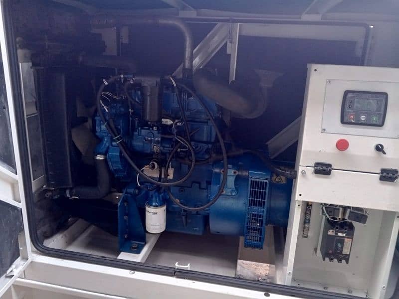 30Kva Perkin Generator. 4