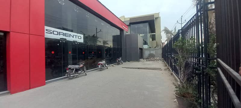 Main Shahrah E Faisal Commercial 1000 Sq Yards Showroom For Office And Outlets 4