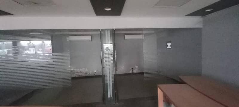 Main Shahrah E Faisal Commercial 1000 Sq Yards Showroom For Office And Outlets 5