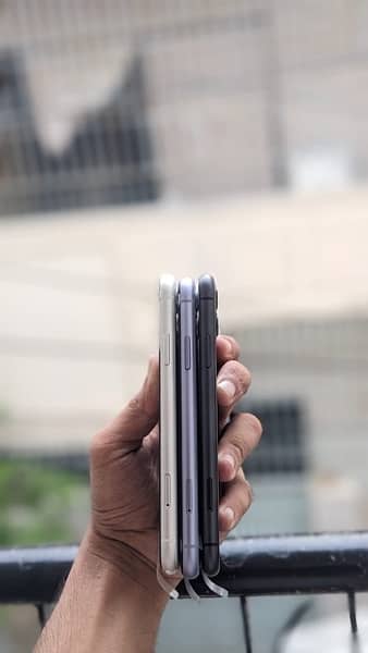 IPHONE 11 64GB NON PTA (JV) 5