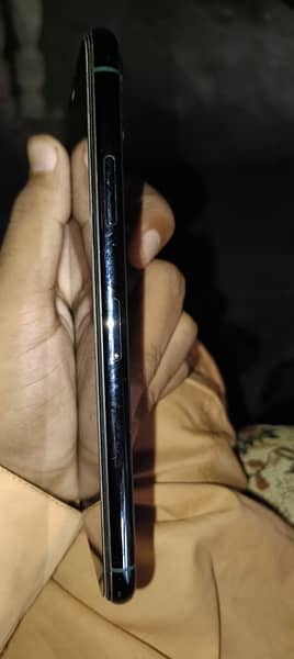 iPhone 11pro max pta 5