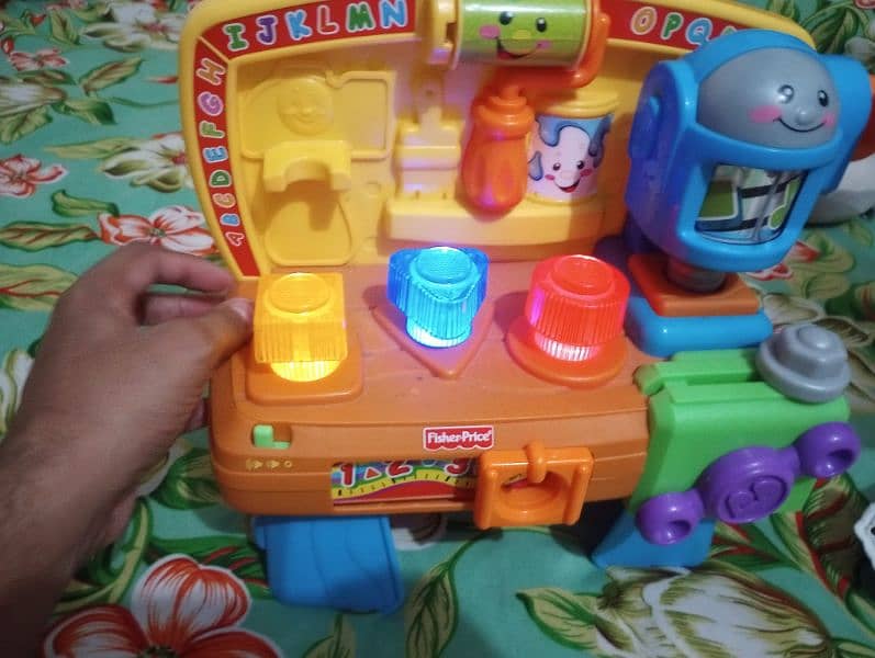 ABC AND MUSIC TOY WITH LIGHTS. 1