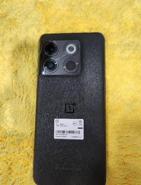 one plus 10t urgent sale 3