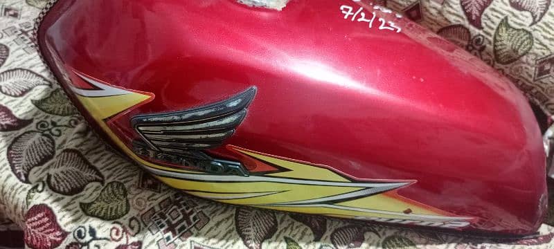 Honda 125 fuel tank for sale in a good condition 0