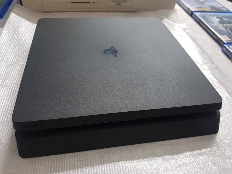 PS4 Slim 1TB with 2 Controllers + 8 Top Games – Limited Time Offer! 4