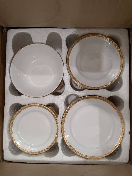 dinner set for sale ( 91 pieces ) 2