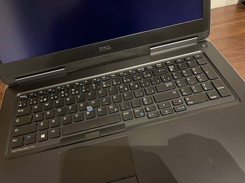 Dell Precision 7710 Workstation aka Gaming laptop 3