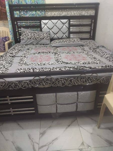 king size iron bed with matrass new good condition 1