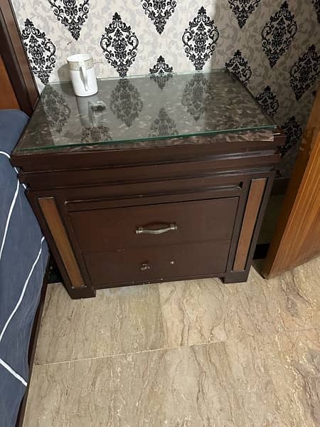 King Size bed with Dressing Table 2