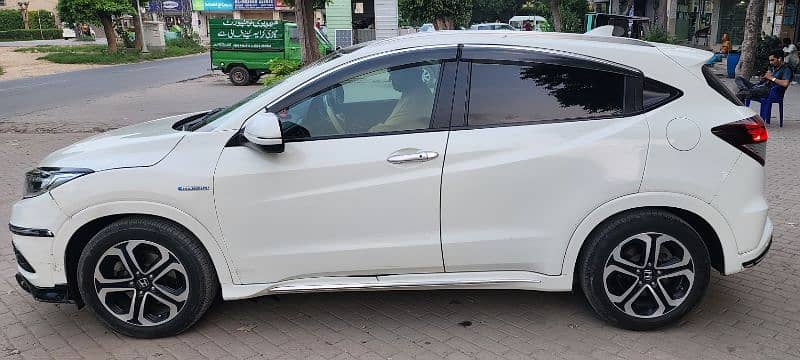 Honda Vezel hybrid 2016 model 12