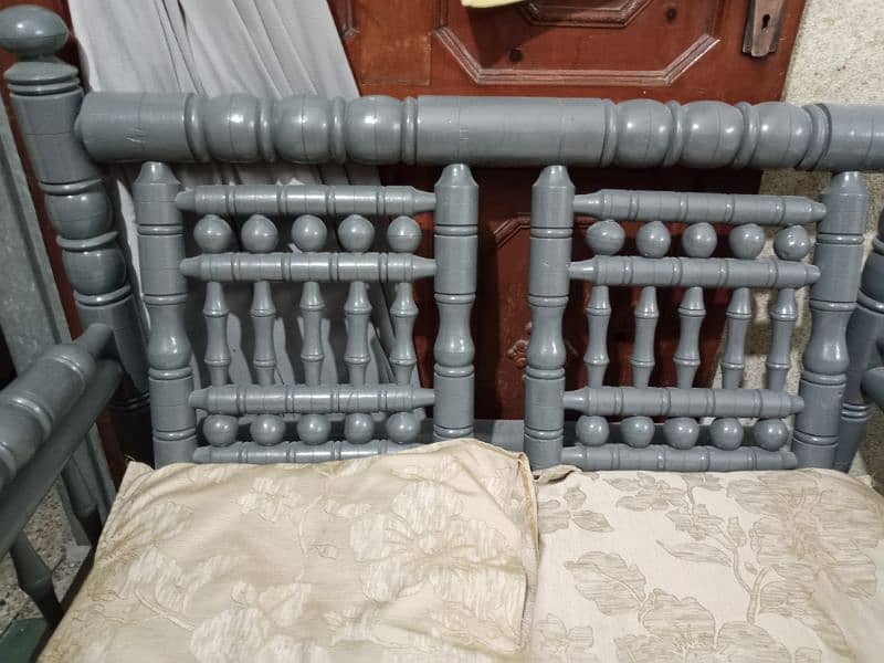 2 seater traditional sofa (2pc) 1