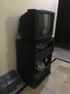 22” Goldstar TV geniun with table