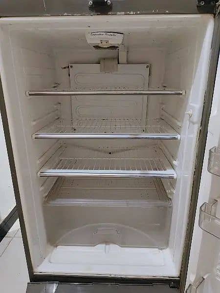 large Davelance refrigerator 1