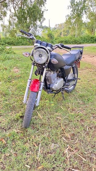 Suzuki GS-150 2