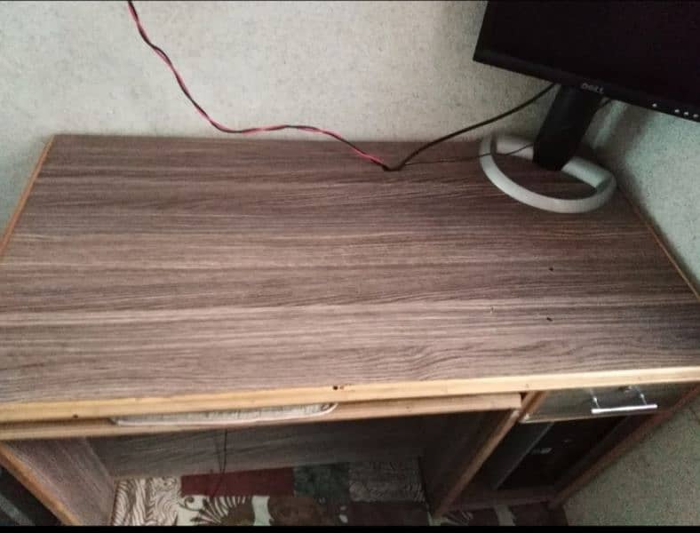 computer table available for sale 2