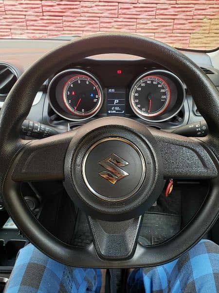 Suzuki Swift 2022 . GL CVT . Automatic . Full new condition. 8