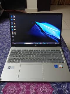 like new HP 15s core i5 13th generation