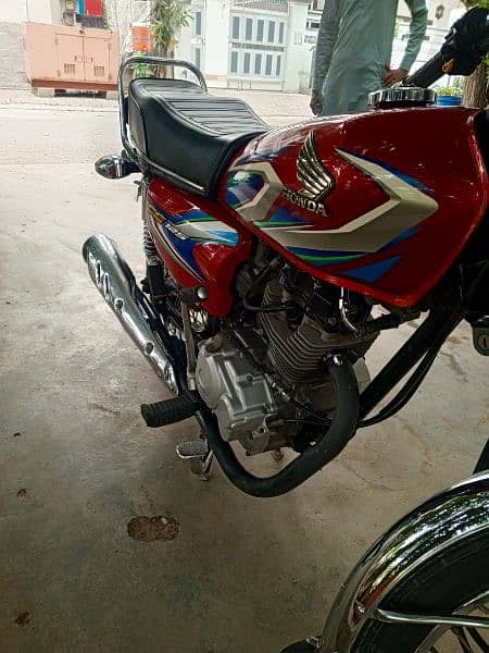 Honda 125 model 2022, second honour, running 8121 km 2