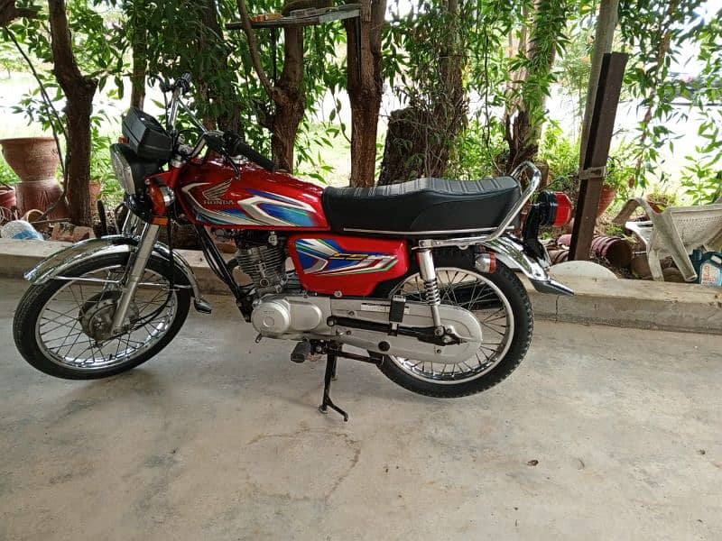 Honda 125 model 2022, second honour, running 8121 km 6