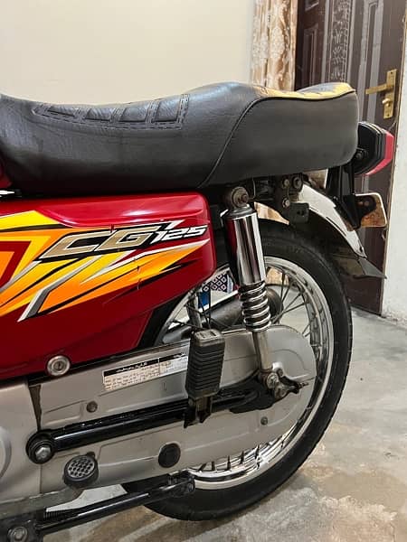 HONDA 125 {…. 2021. …}MODEL  RED COLOUR 6