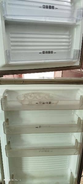 Dawlance  refrigerator for sale 100 % ok condition 3