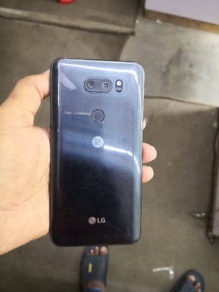 LG V30 1