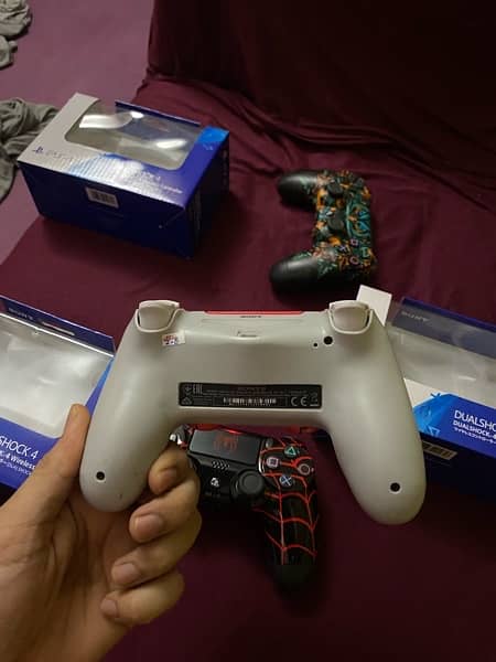 PS4 DUALSHOCK 4 wireless Controllers 4