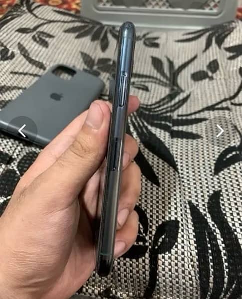 iPhone 11 Pro 1