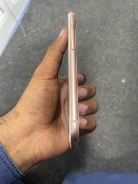 iphone 8 Plus ( gold ) 1