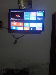 Lg vovn 32 inch smart led tv all ok box astand sate hy condition 10