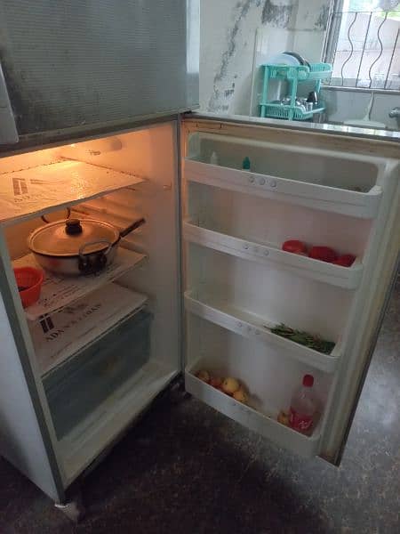 fridge in good condition 5