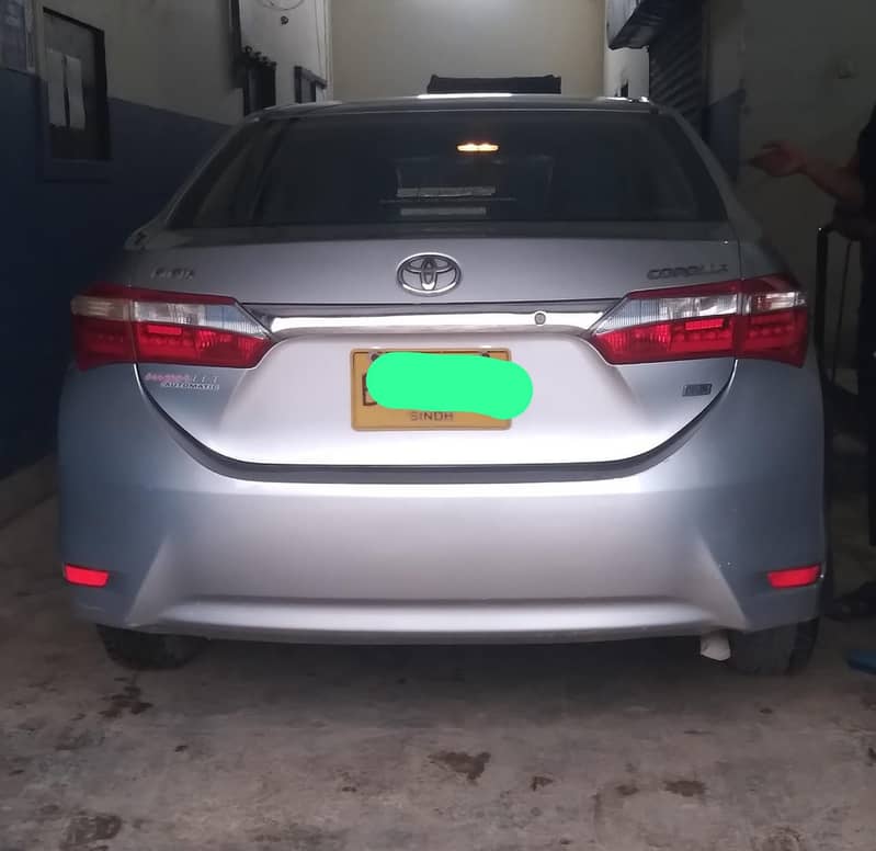 Toyota Corolla GLI 2015 VVTI 1.3 Automatic 4