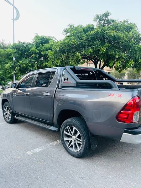 Toyota Hilux 2018 4