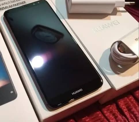 Huawei mate 10 lite (Box + Charger) 2