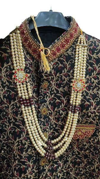 grooms sherwani with kulla and beautiful neck mala 6