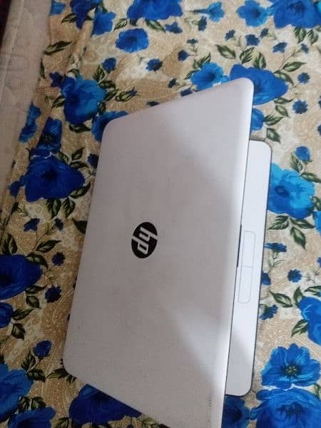 hp laptop for sale in good condition 1