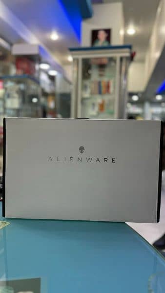 Alienware M16R1 2