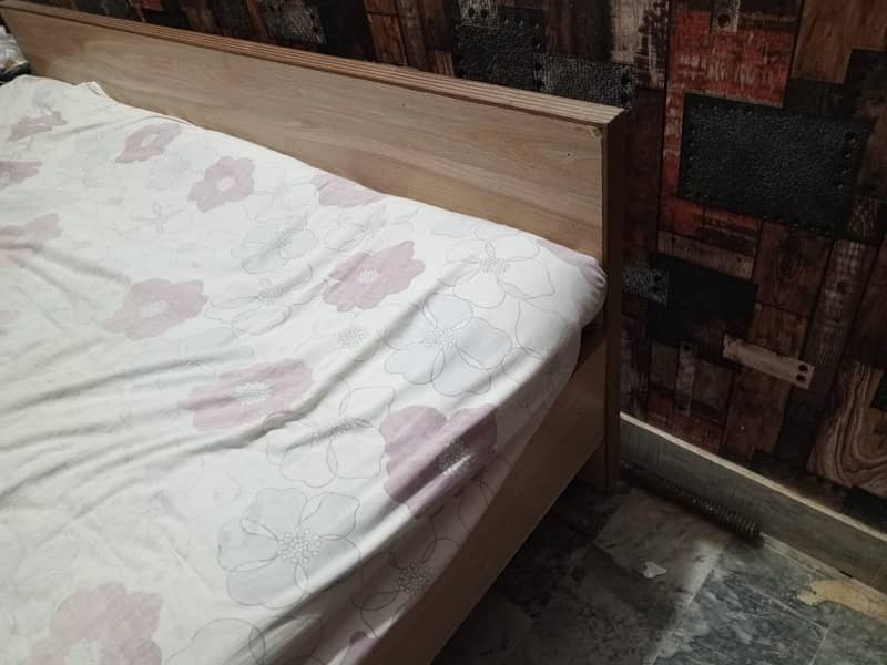 Queen Size Laminated Bed with mattress 1