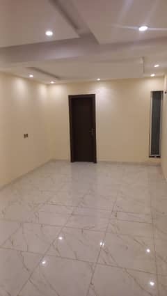 STUDIO FLAT EXCELLENT GOOD NEW CONDITION FLAT FOR RENT IN BAHRIA TOWN LAHORE 0