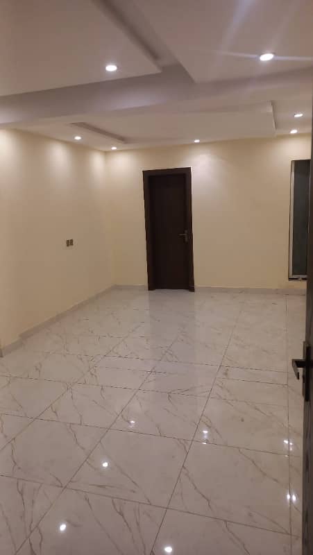 STUDIO FLAT EXCELLENT GOOD NEW CONDITION FLAT FOR RENT IN BAHRIA TOWN LAHORE 2