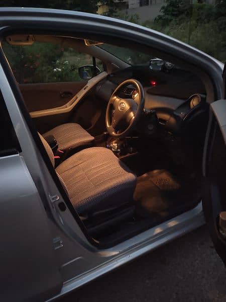 Toyota Vitz model 2009/2013 ( Home use car in good condition ) 4