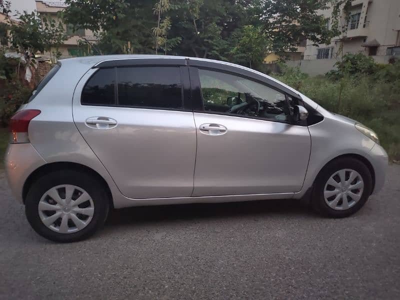 Toyota Vitz model 2009/2013 ( Home use car in good condition ) 8