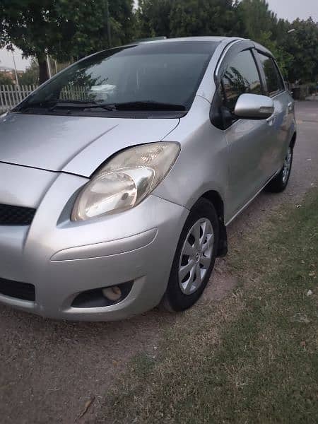 Toyota Vitz model 2009/2013 ( Home use car in good condition ) 9