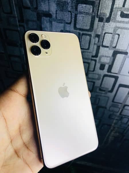 iPhone 11 Pro Max GOLD 3